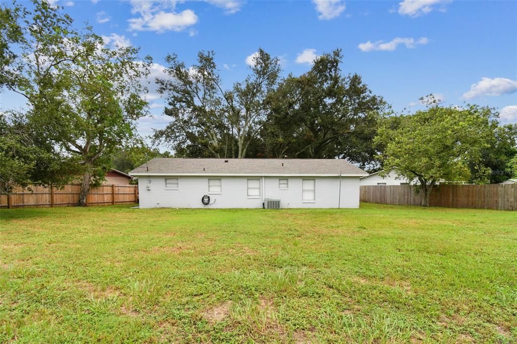 For Sale: $329,999 (3 beds, 1 baths, 1011 Square Feet)