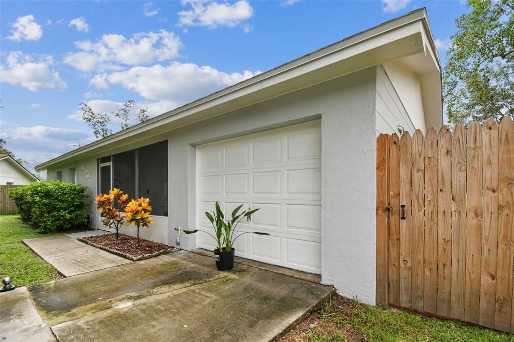 For Sale: $329,999 (3 beds, 1 baths, 1011 Square Feet)