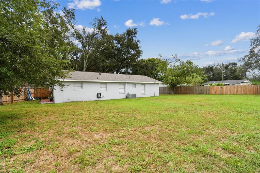 For Sale: $329,999 (3 beds, 1 baths, 1011 Square Feet)