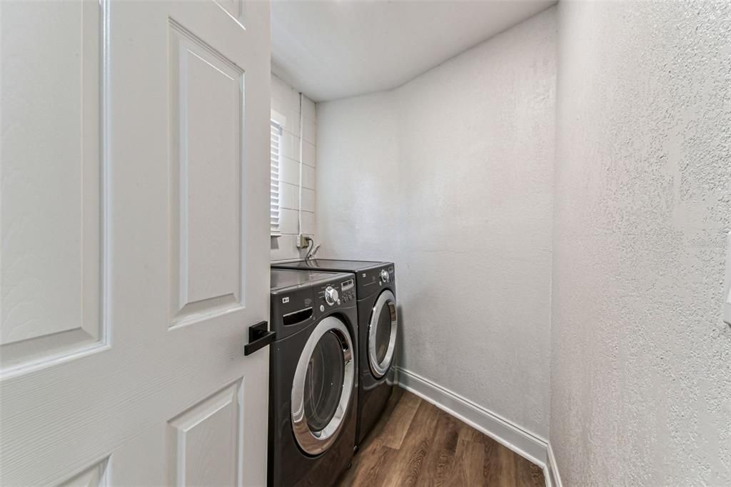 For Sale: $329,999 (3 beds, 1 baths, 1011 Square Feet)