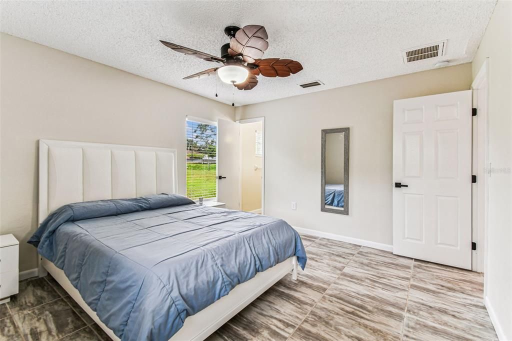 For Sale: $329,999 (3 beds, 1 baths, 1011 Square Feet)