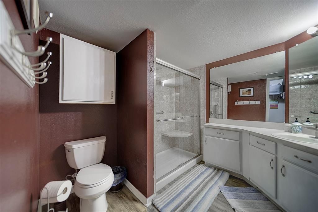 Под контрактом: $324,900 (2 спален, 2 ванн, 1096 Квадратных фут)