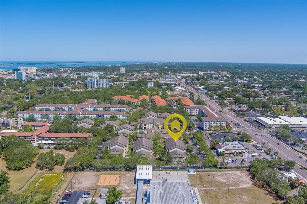 Под контрактом: $324,900 (2 спален, 2 ванн, 1096 Квадратных фут)