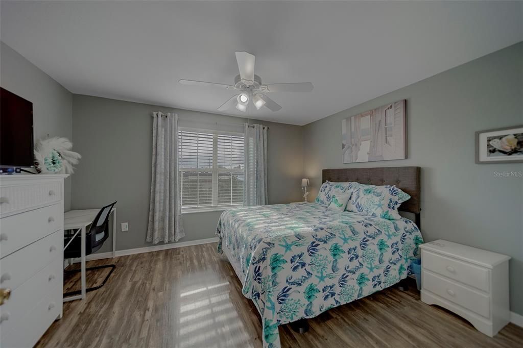 Под контрактом: $324,900 (2 спален, 2 ванн, 1096 Квадратных фут)