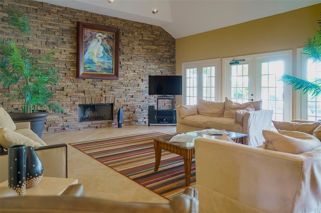 Под контрактом: $324,900 (2 спален, 2 ванн, 1096 Квадратных фут)