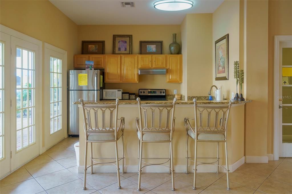 Под контрактом: $324,900 (2 спален, 2 ванн, 1096 Квадратных фут)