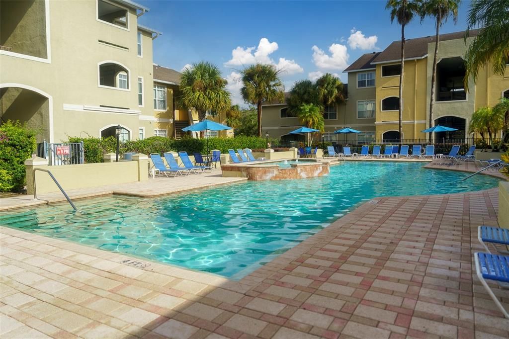 Под контрактом: $324,900 (2 спален, 2 ванн, 1096 Квадратных фут)