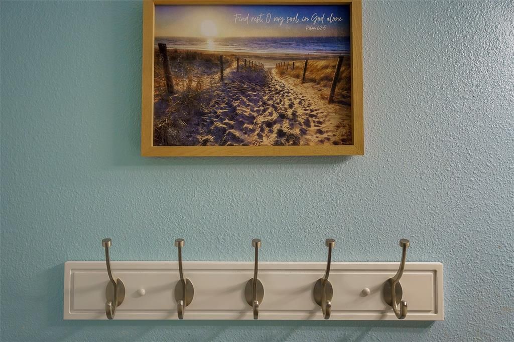 Под контрактом: $324,900 (2 спален, 2 ванн, 1096 Квадратных фут)