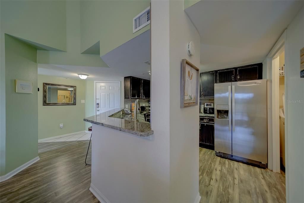 Под контрактом: $324,900 (2 спален, 2 ванн, 1096 Квадратных фут)