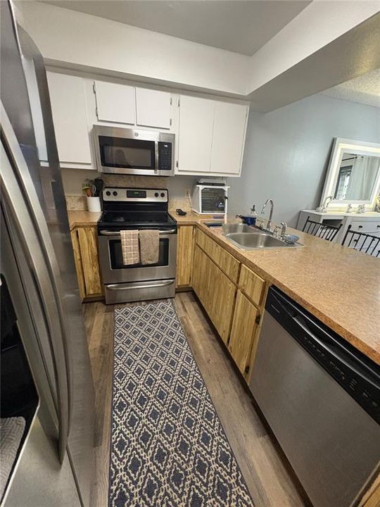 待售: $104,500 (2 贝兹, 1 浴室, 892 平方英尺)