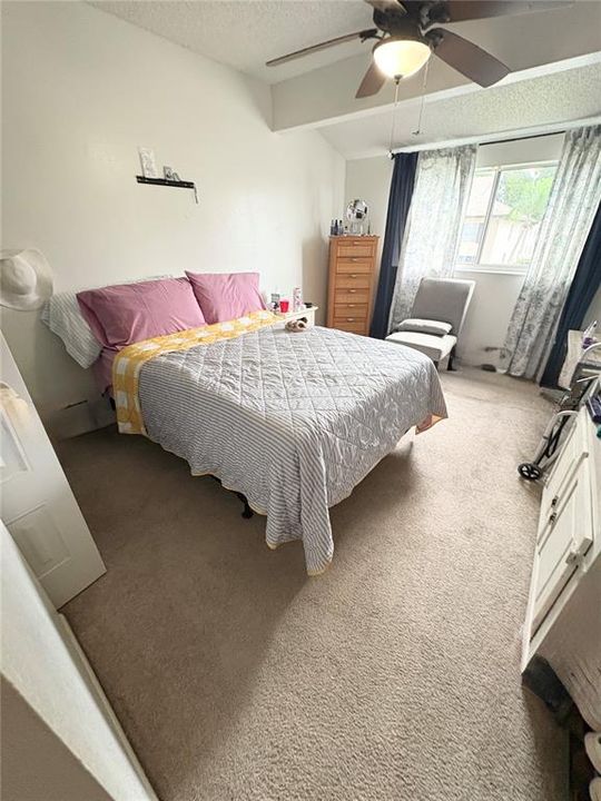 待售: $104,500 (2 贝兹, 1 浴室, 892 平方英尺)