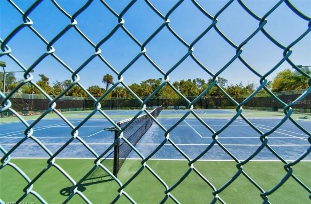 待售: $104,500 (2 贝兹, 1 浴室, 892 平方英尺)