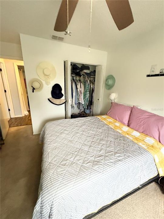 待售: $104,500 (2 贝兹, 1 浴室, 892 平方英尺)