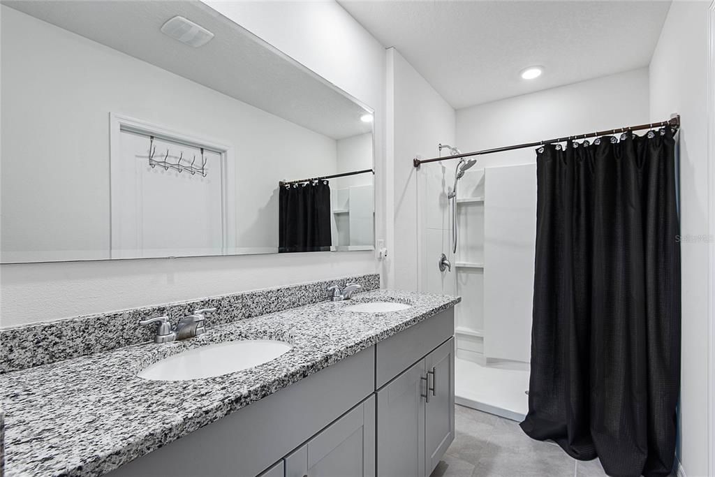 For Sale: $265,000 (3 beds, 2 baths, 1624 Square Feet)