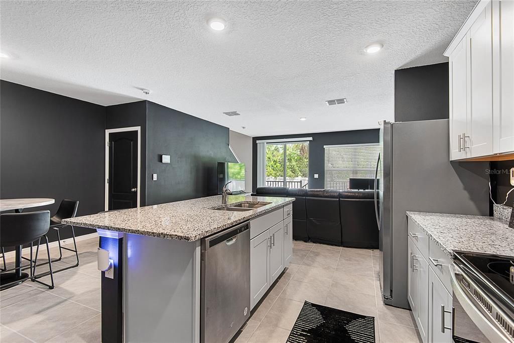 For Sale: $265,000 (3 beds, 2 baths, 1624 Square Feet)