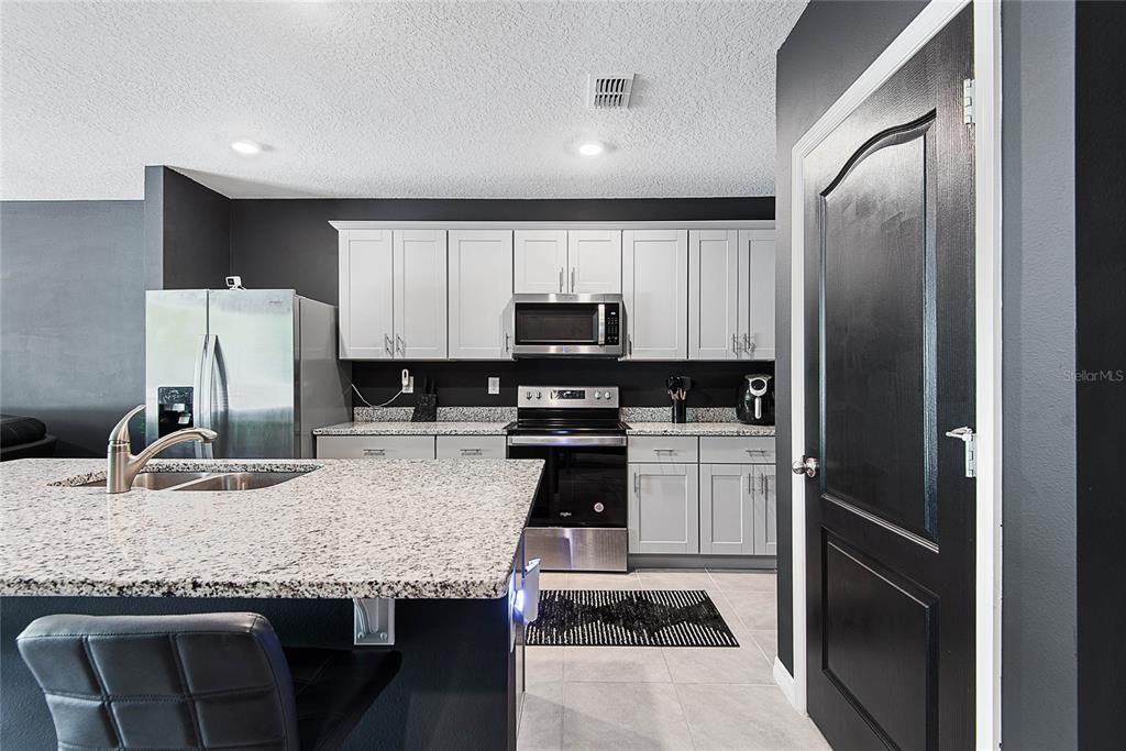 For Sale: $265,000 (3 beds, 2 baths, 1624 Square Feet)