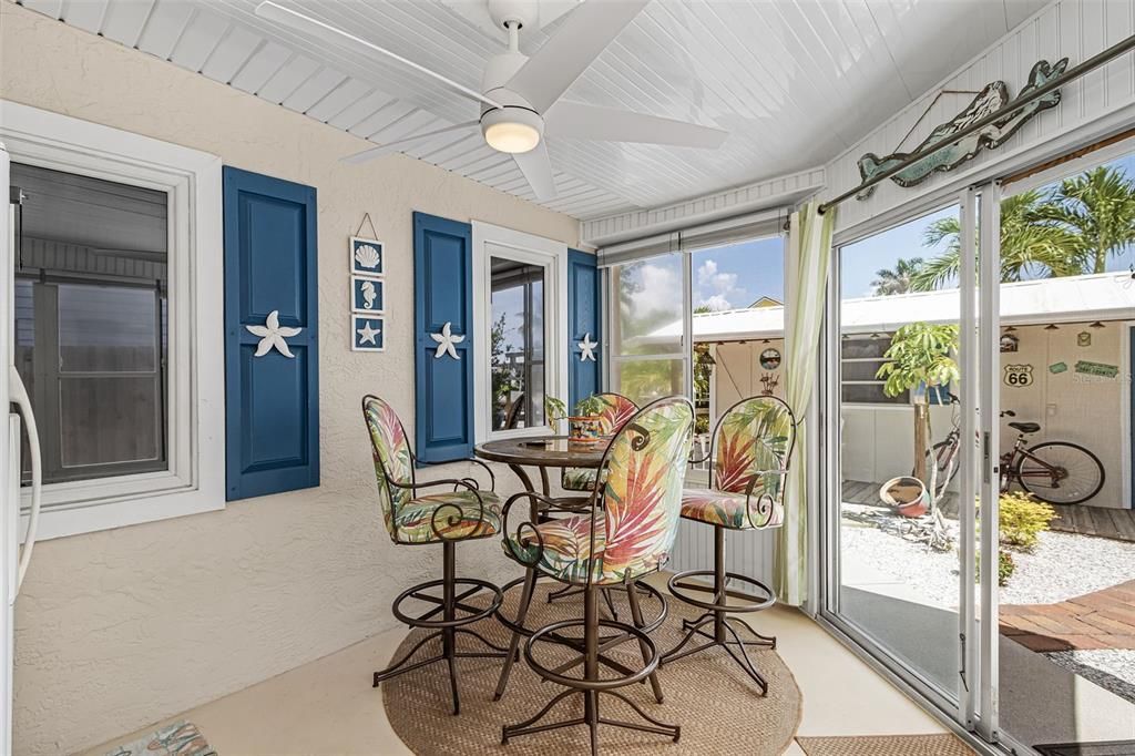 For Sale: $515,000 (2 beds, 2 baths, 1191 Square Feet)