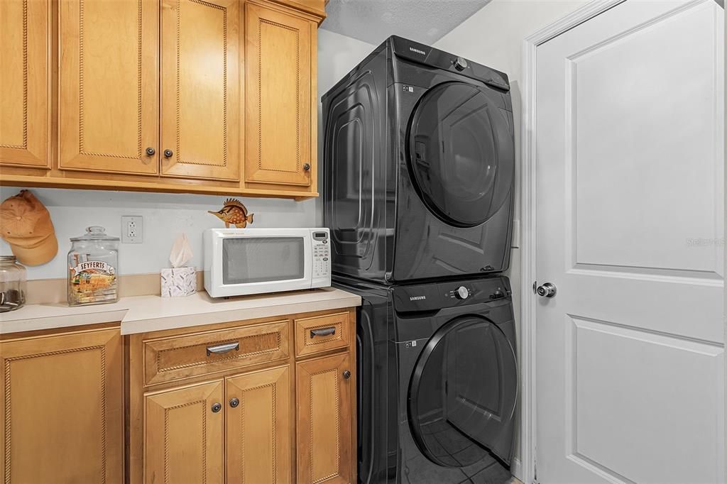 For Sale: $515,000 (2 beds, 2 baths, 1191 Square Feet)