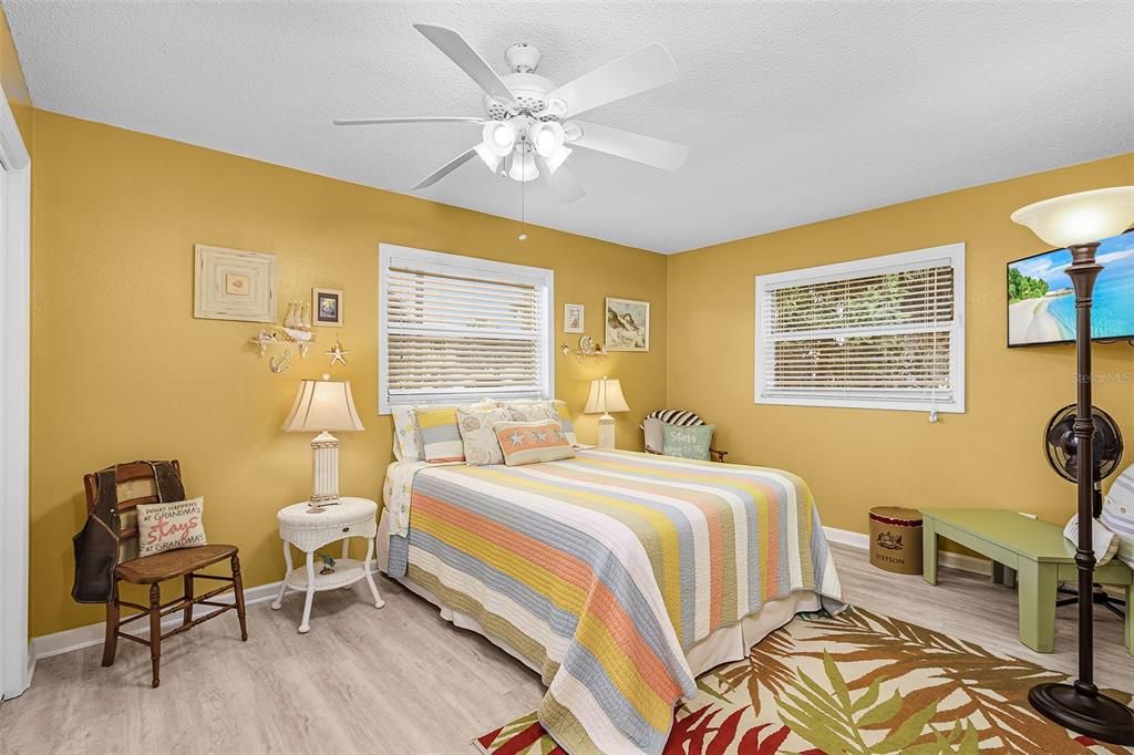 For Sale: $515,000 (2 beds, 2 baths, 1191 Square Feet)