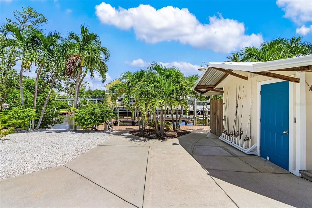 For Sale: $515,000 (2 beds, 2 baths, 1191 Square Feet)