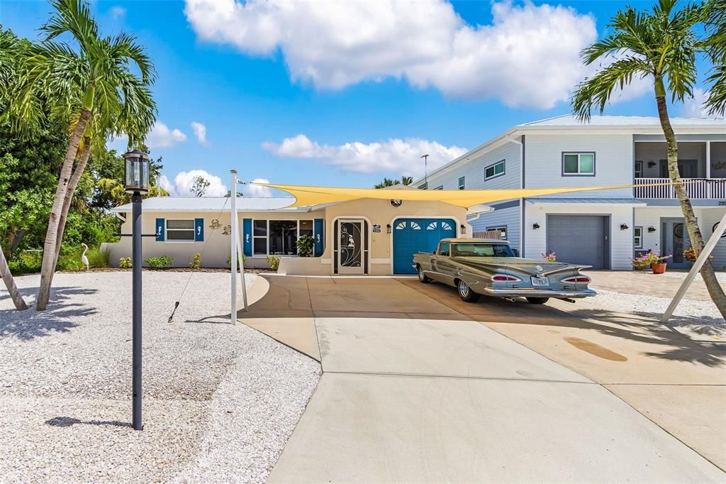 For Sale: $515,000 (2 beds, 2 baths, 1191 Square Feet)