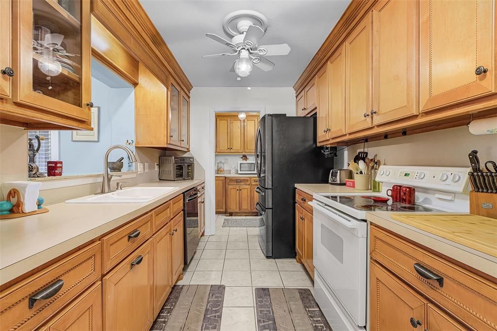 For Sale: $515,000 (2 beds, 2 baths, 1191 Square Feet)