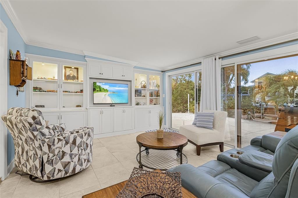 For Sale: $515,000 (2 beds, 2 baths, 1191 Square Feet)