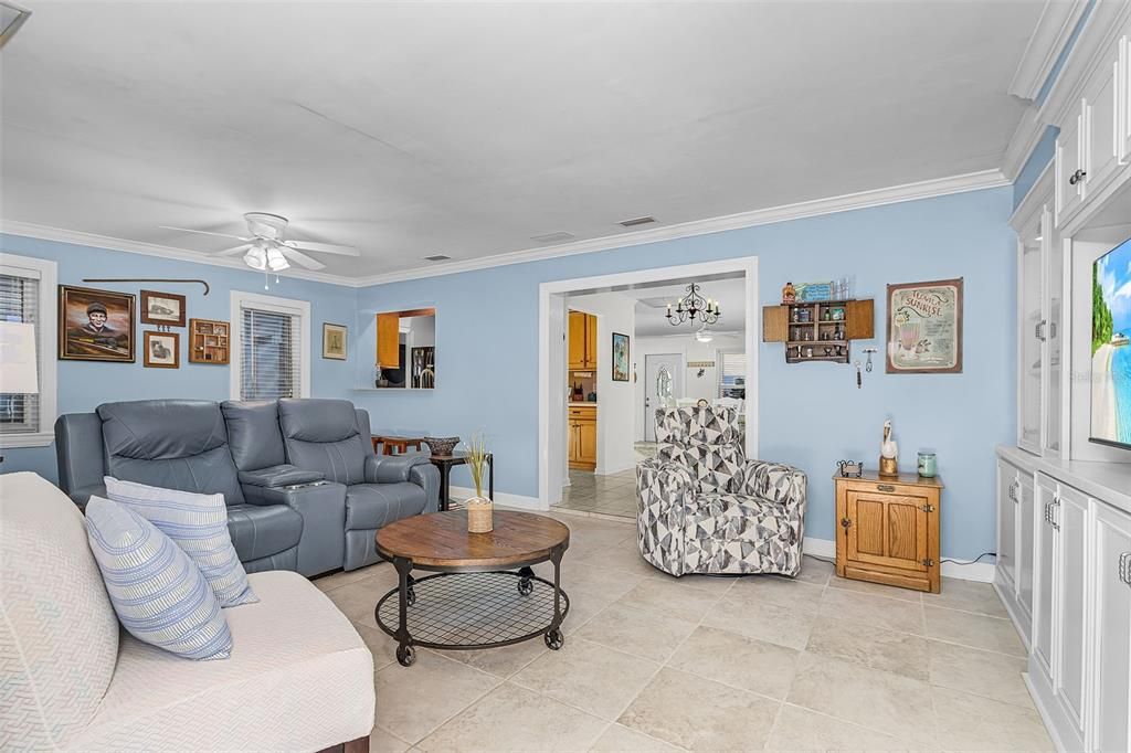 For Sale: $515,000 (2 beds, 2 baths, 1191 Square Feet)