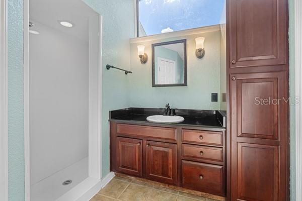 For Sale: $499,900 (3 beds, 2 baths, 2282 Square Feet)