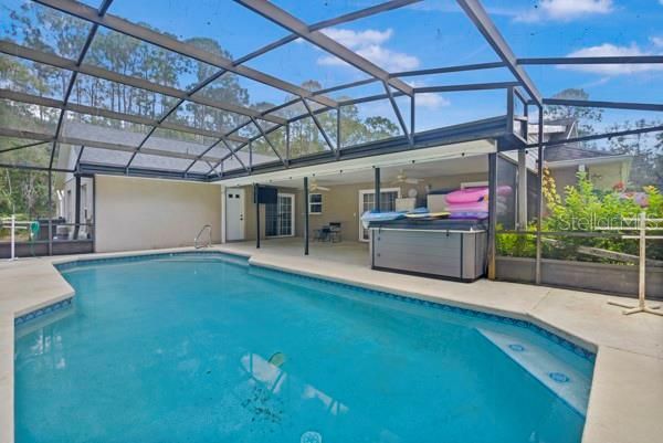 For Sale: $499,900 (3 beds, 2 baths, 2282 Square Feet)