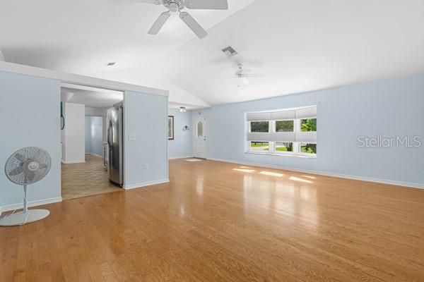 For Sale: $499,900 (3 beds, 2 baths, 2282 Square Feet)