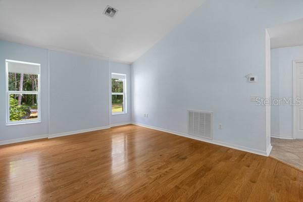 For Sale: $499,900 (3 beds, 2 baths, 2282 Square Feet)