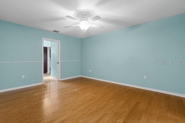 For Sale: $499,900 (3 beds, 2 baths, 2282 Square Feet)