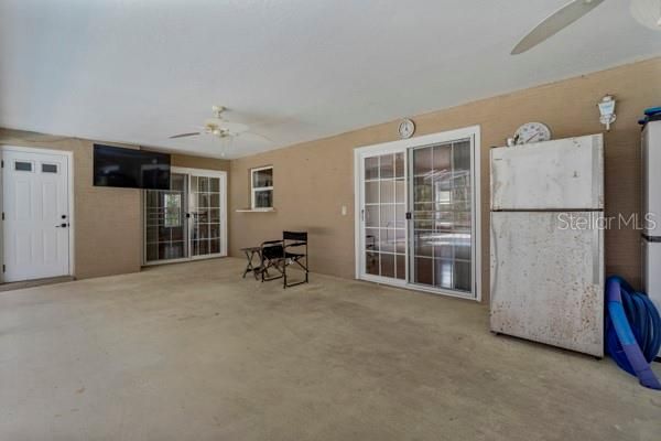 For Sale: $499,900 (3 beds, 2 baths, 2282 Square Feet)