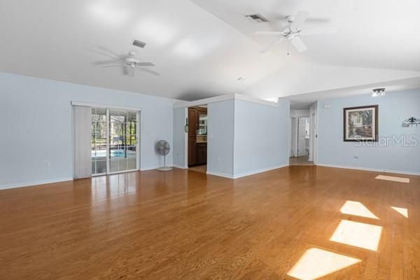 For Sale: $499,900 (3 beds, 2 baths, 2282 Square Feet)