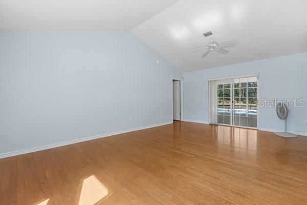 For Sale: $499,900 (3 beds, 2 baths, 2282 Square Feet)