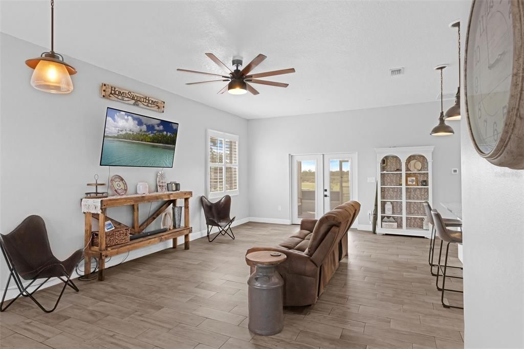 待售: $397,500 (3 贝兹, 2 浴室, 1423 平方英尺)