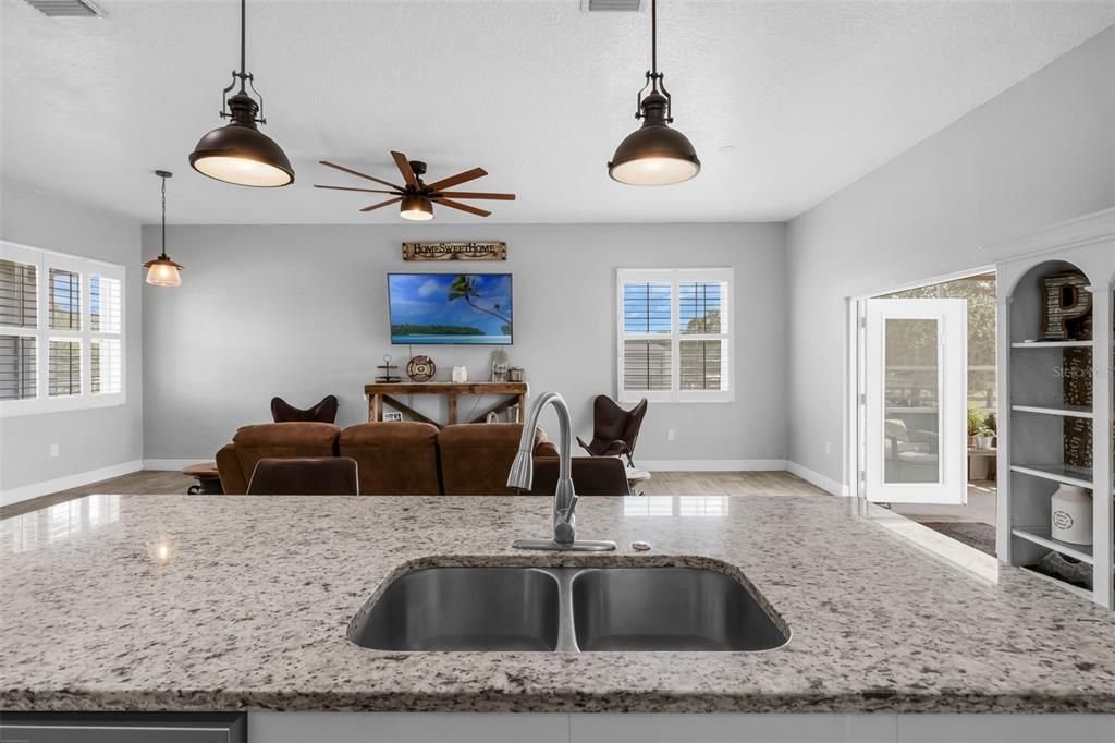 待售: $397,500 (3 贝兹, 2 浴室, 1423 平方英尺)