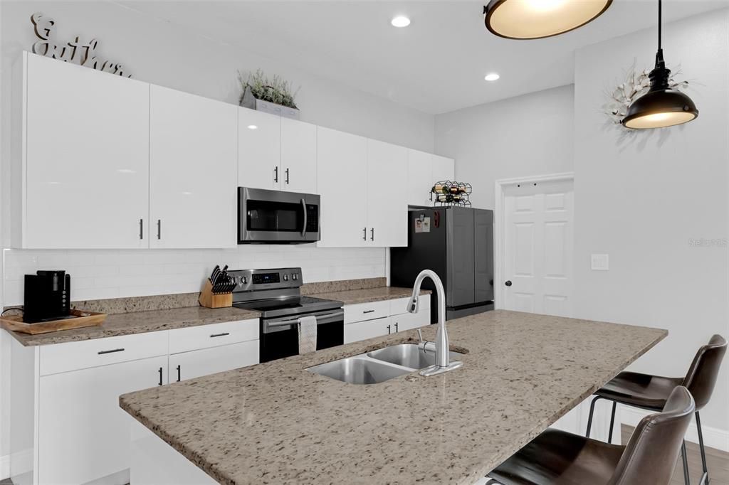 待售: $397,500 (3 贝兹, 2 浴室, 1423 平方英尺)