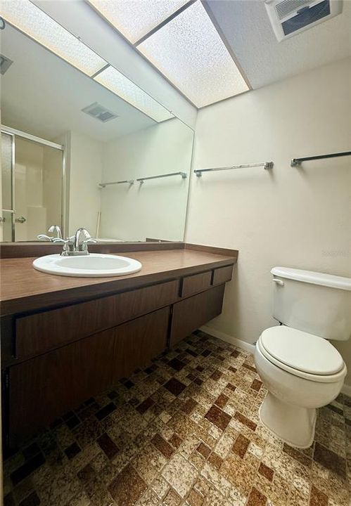 Active With Contract: $99,900 (2 beds, 2 baths, 1270 Square Feet)
