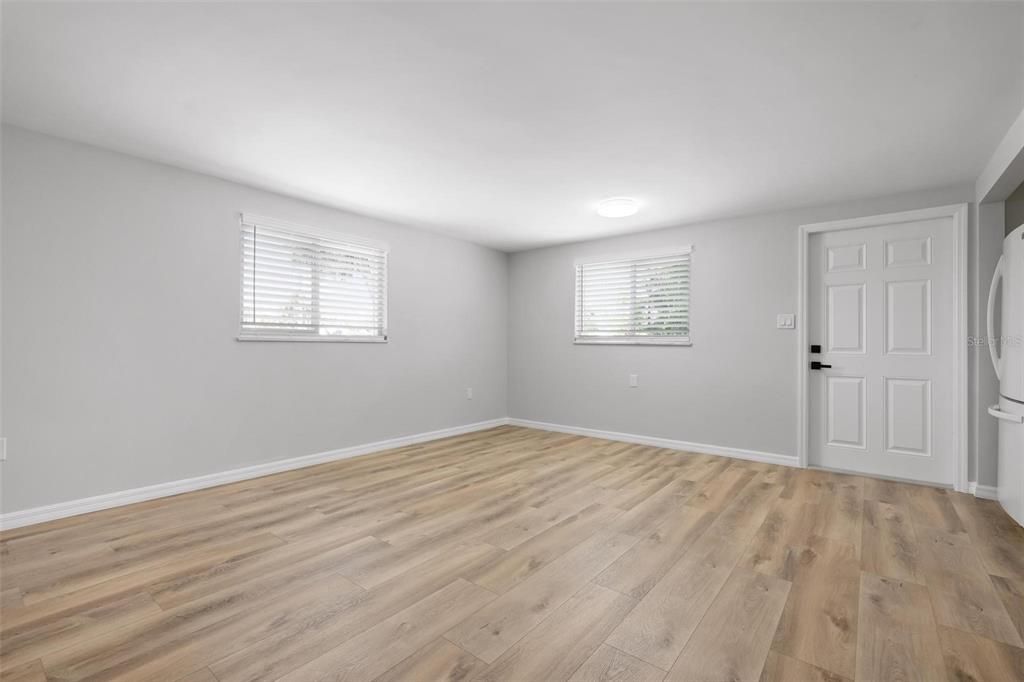 На продажу: $549,500 (5 спален, 0 ванн, 2521 Квадратных фут)