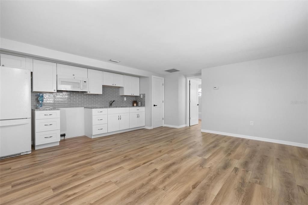 На продажу: $549,500 (5 спален, 0 ванн, 2521 Квадратных фут)