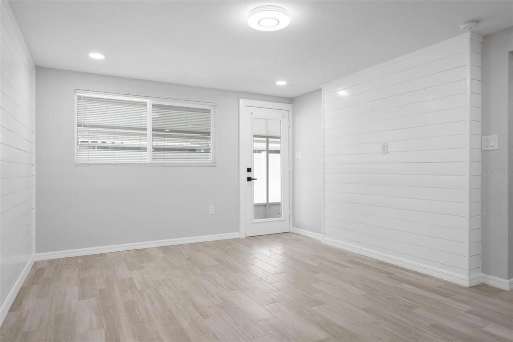 На продажу: $549,500 (5 спален, 0 ванн, 2521 Квадратных фут)