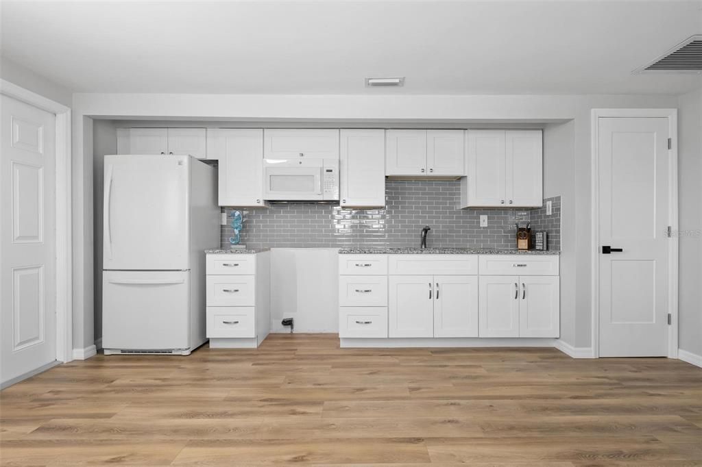 На продажу: $549,500 (5 спален, 0 ванн, 2521 Квадратных фут)