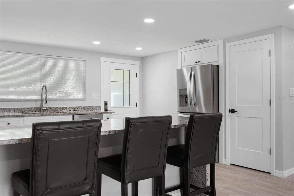 На продажу: $549,500 (5 спален, 0 ванн, 2521 Квадратных фут)