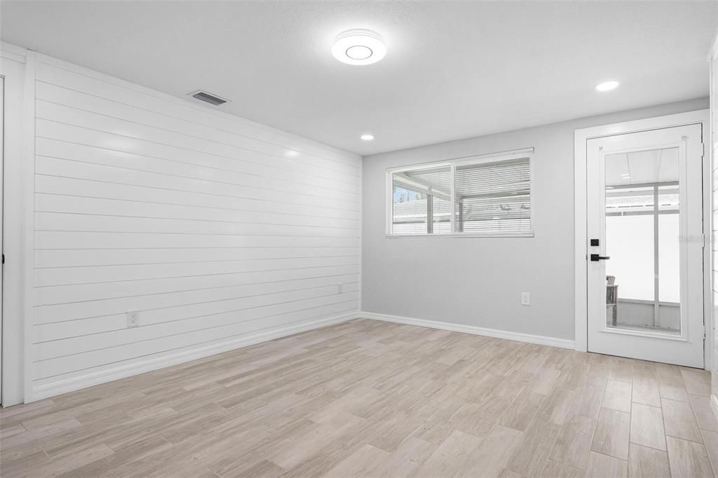 На продажу: $549,500 (5 спален, 0 ванн, 2521 Квадратных фут)