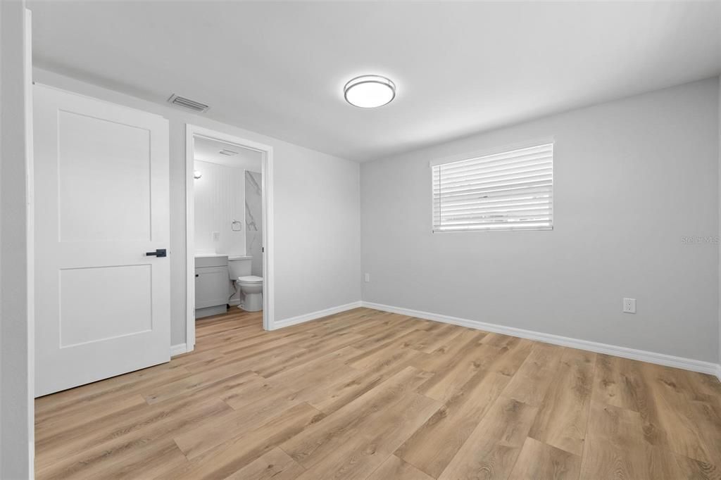 На продажу: $549,500 (5 спален, 0 ванн, 2521 Квадратных фут)