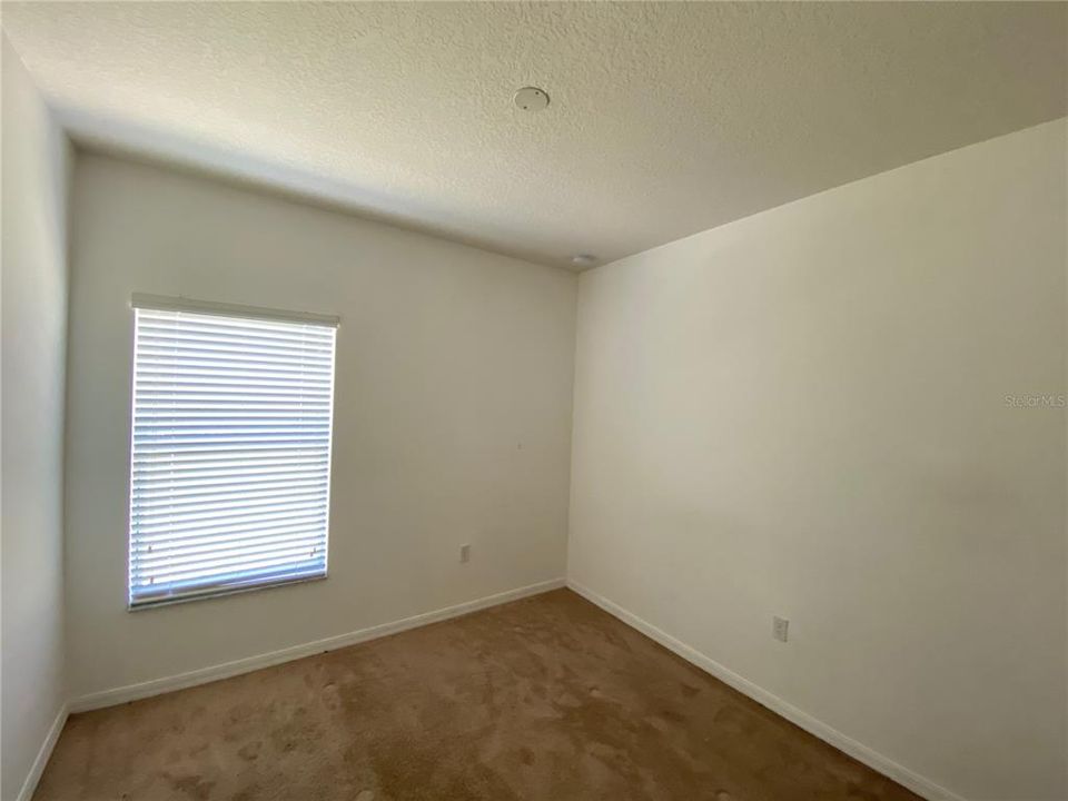 合同活跃: $1,785 (3 贝兹, 2 浴室, 1490 平方英尺)