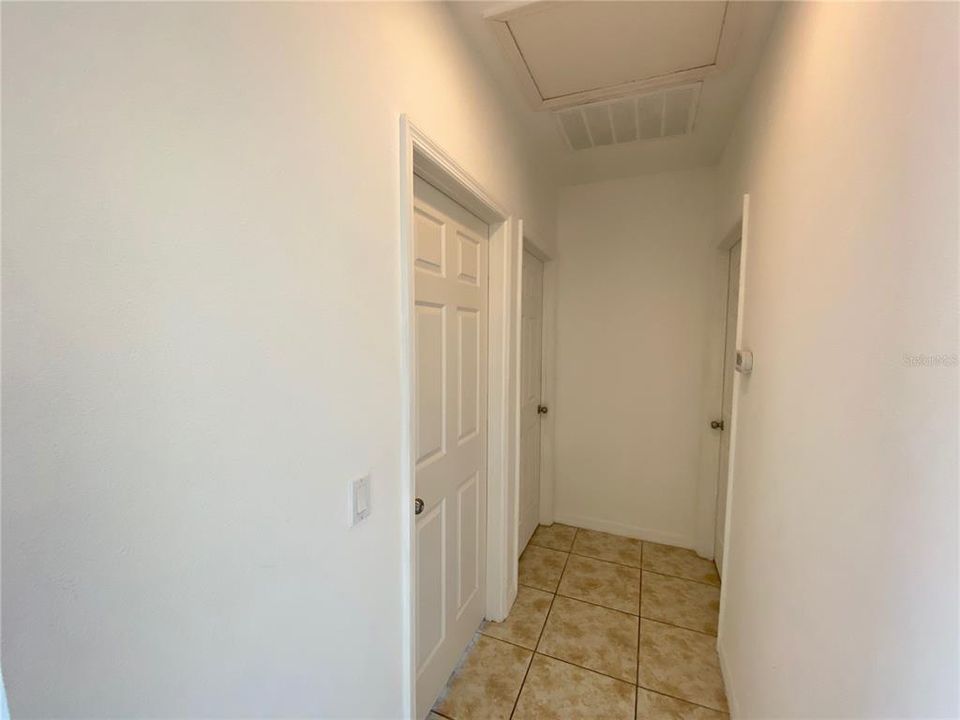 合同活跃: $1,785 (3 贝兹, 2 浴室, 1490 平方英尺)