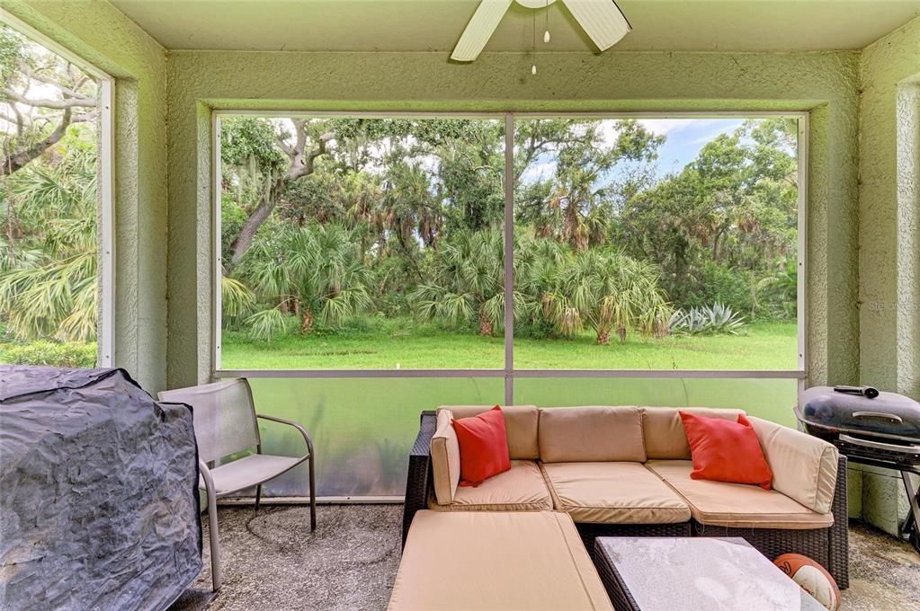 Под контрактом: $440,000 (4 спален, 3 ванн, 2909 Квадратных фут)